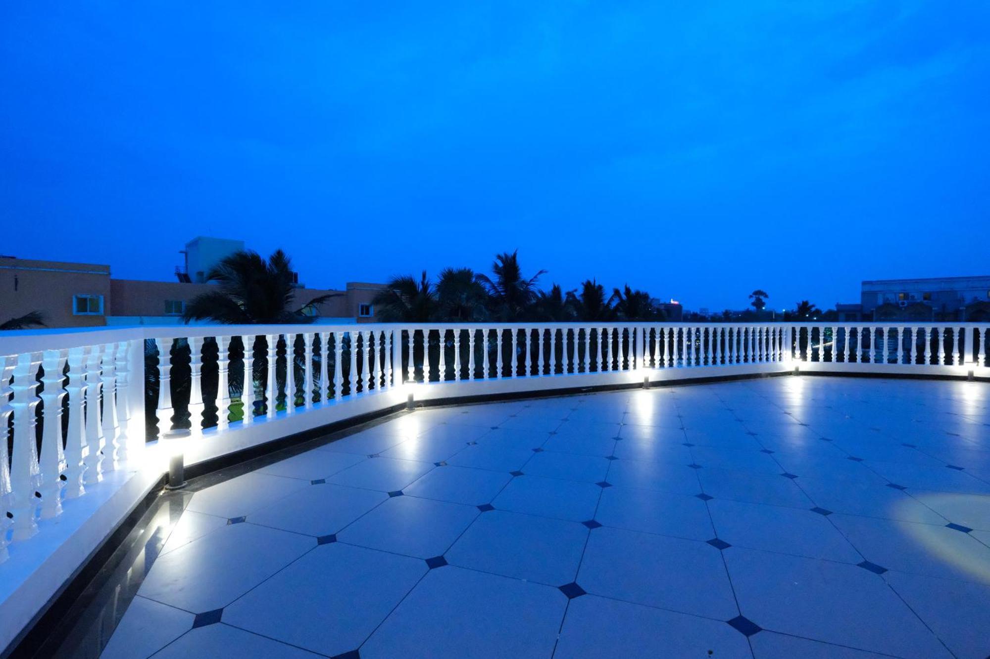 Chanakya Bnr Hotel Puri Zewnętrze zdjęcie
