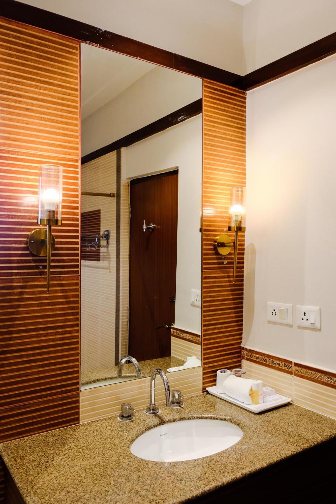 Chanakya Bnr Hotel Puri Zewnętrze zdjęcie